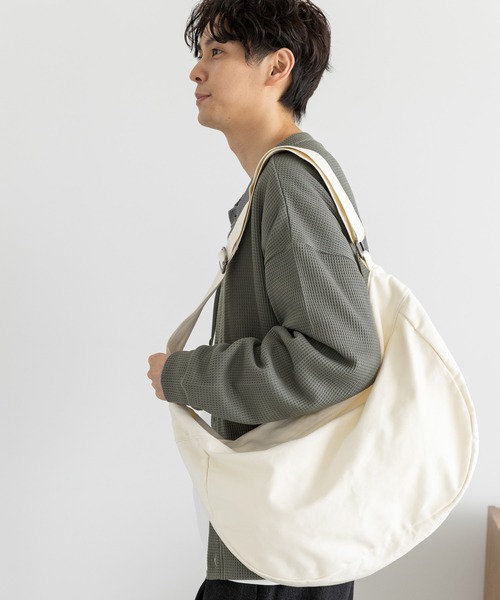 LAKOLE（ラコレ）の「キャンバスショルダーバック / 199639（ショルダーバッグ・メンズ・ブラック/ナチュラル/チャコールグレー/グリーン・FREE）」の3枚目の写真