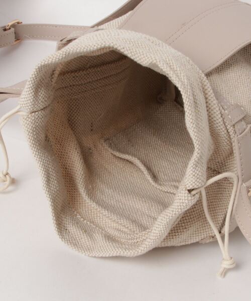 T・S・L（ティーエスエル）の「【T・S・L】PUレザー ドローストリング ショルダーバッグ　1231-506-1（ショルダーバッグ・レディース・グリーン/ブラック/グレイッシュベージュ・FREE）」の4枚目の写真