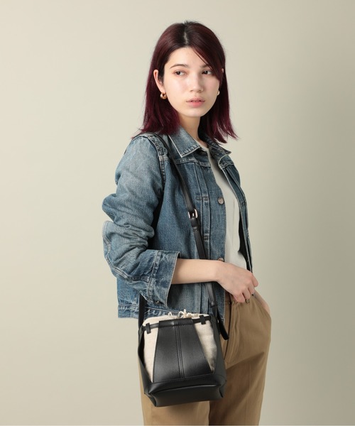 T・S・L（ティーエスエル）の「【T・S・L】PUレザー ドローストリング ショルダーバッグ　1231-506-1（ショルダーバッグ・レディース・グリーン/ブラック/グレイッシュベージュ・FREE）」の6枚目の写真