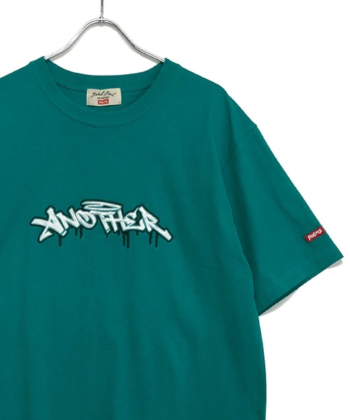 TRAP/U (トラップユー)の「ミドルウエイト コットン天竺 / アップリケ刺繍 ワッペンロゴ クルーネック Tシャツ(半袖)(Tシャツ/カットソー・メンズ・ブラック/ホワイト/グリーン・F)」の3枚目の写真