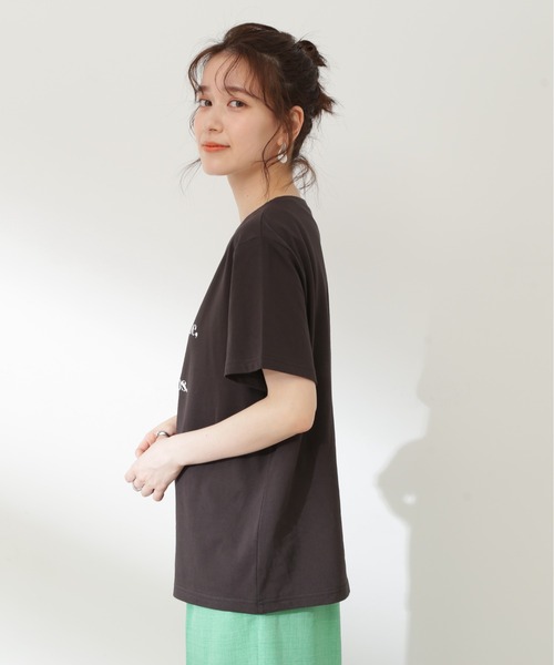 N.（N. Natural Beauty Basic）（エヌエヌナチュラルビューティーベーシック）の「◆ＢＩＧ　ＬＯＧＯ　Ｔシャツ（Tシャツ/カットソー・レディース・オフホワイト/チャコール/ピンク・MEDIUM）」の5枚目の写真