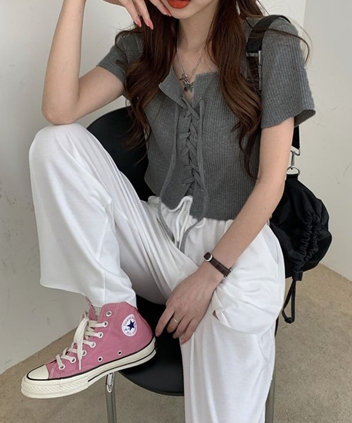 GLAMOROUS JANE（グラマラスジェーン）の「レースアップクロップド丈半袖トップス（Tシャツ/カットソー・レディース・ホワイト/グレー/ブラック・FREE/L）」の6枚目の写真