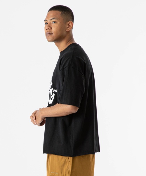 XLARGE（エクストララージ）の「EST.91 RAW EDGE S/S TEE（Tシャツ/カットソー・メンズ・ベージュ/ブラック・XL/S/M/L）」の14枚目の写真