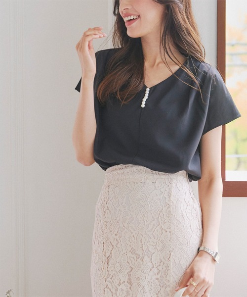 KOBE LETTUCE(コウベレタス)の「選べる4タイプ 半袖デザインブラウス(シャツ/ブラウス・レディース・ブラック系/ブラック系2/ホワイト系/ホワイト系1/ネイビー系/ブルー系1/ネイビー系1/ブルー系/ブラック系1/ブルー系2/ネイビー系2/ホワイト系2/ブラック系4/ブルー系4/ホワイト系3/ホワイト系4/ブラック系3/ブルー系3・M1/M3/M2/M5/L1/L2/2/1/M4/L5/L4/5/4/L3/3)」の6枚目の写真