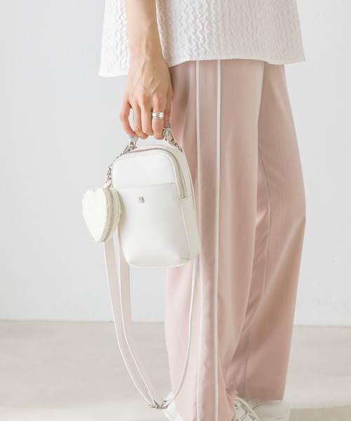 OLIVE des OLIVE（オリーブデオリーブ）の「ハートポーチ付スマホショルダー　1031120210（ショルダーバッグ・レディース・サックスブルー/ブラック/ホワイト・FREE）」の12枚目の写真