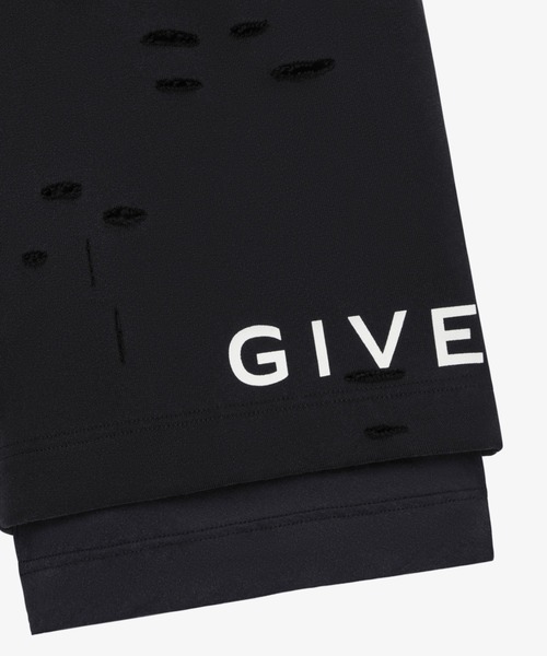 GIVENCHY（ジバンシイ）の「BOARD FIT HOLE SHORTS（その他パンツ・メンズ・ブラック・X-SMALL/SMALL/MEDIUM）」の2枚目の写真