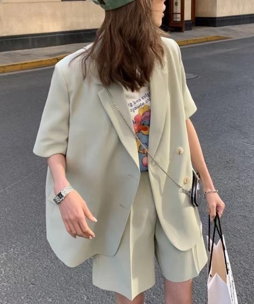 Sibra(シブラ)の「2点セット ツイルジャケット+ショート丈パンツ(セットアップ・レディース・ブラック/ミント/アイボリー/ブルー・M)」の3枚目の写真