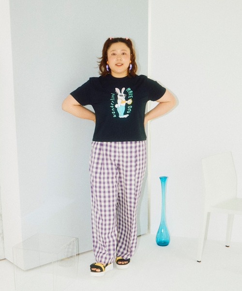 PUNYUS（プニュズ）の「RAVE ON WONDERLAND Tシャツ（Tシャツ/カットソー・レディース・オレンジ/ホワイト/ブラック・2/1/4/3）」の18枚目の写真