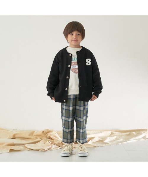 b・ROOM(ビールーム)の「【マシーンウォッシャブル対応】アップリケニットカーディガン(カーディガン/ボレロ・キッズ・トップグレー/ベージュ/ブルー/ブラック/カーキ・LARGE/MEDIUM)」の20枚目の写真