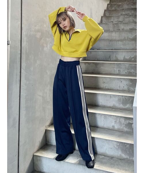 MURUA（ムルーア）の「カラージップショートトップス【WEB限定スウェット】（スウェット・レディース・ホワイト/ブラック/パープル/マスタード・FREE）」の11枚目の写真