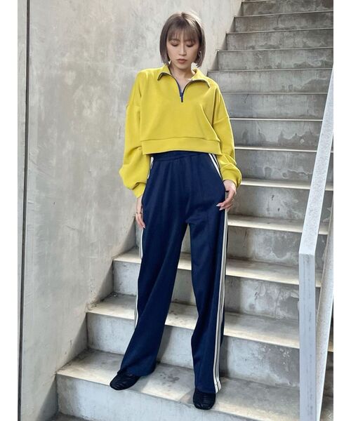 MURUA（ムルーア）の「カラージップショートトップス【WEB限定スウェット】（スウェット・レディース・ホワイト/ブラック/パープル/マスタード・FREE）」の12枚目の写真