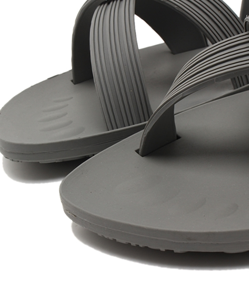 Kastane（カスタネ）の「【Kastane】ラバーサンダル（サンダル・レディース・ブラック/ホワイト/グレー・ML/SM）」の8枚目の写真