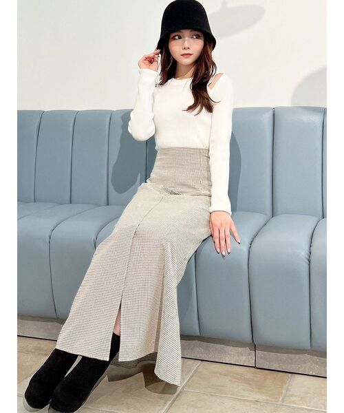 新品未使用　タグ付GUCCI★アクアマリン色　センタースリットスカート★ アクアマリン透かし刺繍SK[品番：IGAW0003507]｜axes femme