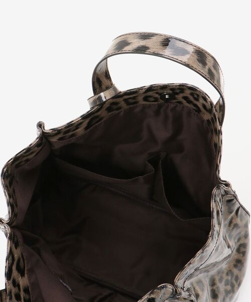 le.coeur blanc（ルクールブラン）の「エナメル風トートバッグ（トートバッグ・レディース・ベージュ/ベージュ系その他2・FREE）」の15枚目の写真