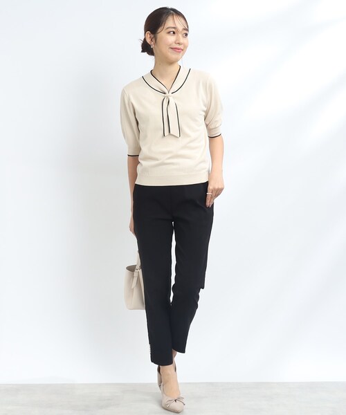 couture brooch（クチュールブローチ）の「◆【襟元デザイン2WAY】パール調バックル配色タイ5分袖ニット（ニット/セーター・レディース・ライトベージュ/ブラック/ブラウン系その他・42/38）」の10枚目の写真