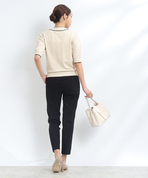 couture brooch（クチュールブローチ）の「◆【襟元デザイン2WAY】パール調バックル配色タイ5分袖ニット（ニット/セーター・レディース・ライトベージュ/ブラック/ブラウン系その他・42/38）」の6枚目の写真