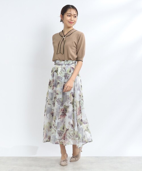 couture brooch（クチュールブローチ）の「◆【襟元デザイン2WAY】パール調バックル配色タイ5分袖ニット（ニット/セーター・レディース・ライトベージュ/ブラック/ブラウン系その他・42/38）」の7枚目の写真