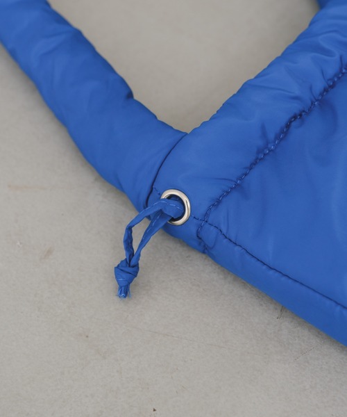 Actually（アクチュアリー）の「中綿2wayトート（ショルダーバッグ・レディース・ブルー/ブラック/グレイッシュベージュ・フリー）」の7枚目の写真