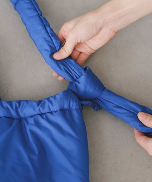 Actually（アクチュアリー）の「中綿2wayトート（ショルダーバッグ・レディース・ブルー/ブラック/グレイッシュベージュ・フリー）」の11枚目の写真