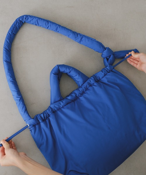 Actually（アクチュアリー）の「中綿2wayトート（ショルダーバッグ・レディース・ブルー/ブラック/グレイッシュベージュ・フリー）」の9枚目の写真