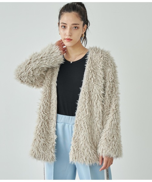 ANAP(アナップ)の「ボアノーカラージャケット(ノーカラージャケット・レディース・グレイッシュベージュ/アイボリー/ブラック・FREE)」の5枚目の写真