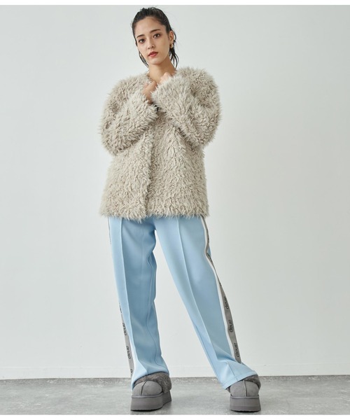 ANAP(アナップ)の「ボアノーカラージャケット(ノーカラージャケット・レディース・グレイッシュベージュ/アイボリー/ブラック・FREE)」の10枚目の写真