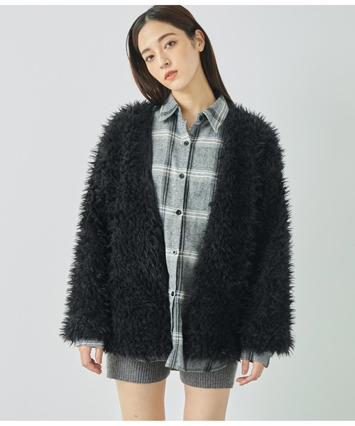 ANAP(アナップ)の「ボアノーカラージャケット(ノーカラージャケット・レディース・グレイッシュベージュ/アイボリー/ブラック・FREE)」の17枚目の写真