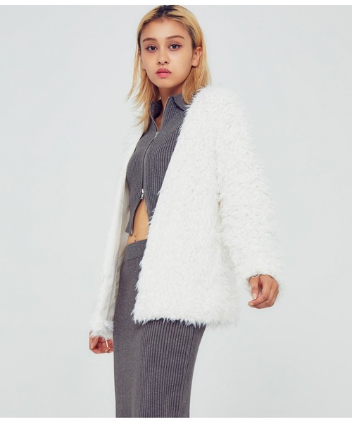 ANAP(アナップ)の「ボアノーカラージャケット(ノーカラージャケット・レディース・グレイッシュベージュ/アイボリー/ブラック・FREE)」の14枚目の写真