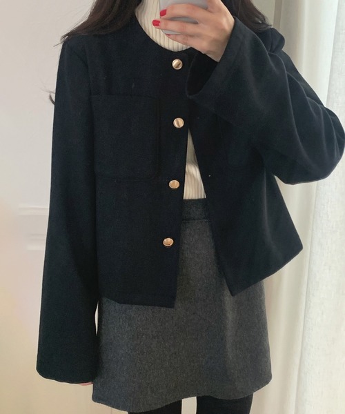 LAUIR（ラウアー）の「ノーカラーゴールド釦ジャケット（ノーカラージャケット・レディース・ダークグレー/ダークブラウン/ブラック・MEDIUM/LARGE）」の5枚目の写真