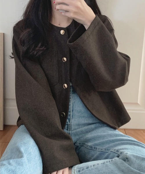 LAUIR（ラウアー）の「ノーカラーゴールド釦ジャケット（ノーカラージャケット・レディース・ダークグレー/ダークブラウン/ブラック・MEDIUM/LARGE）」の20枚目の写真