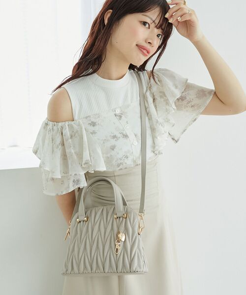 MAJESTIC LEGON（マジェスティックレゴン）の「チャームセットキルティングバッグ（ショルダーバッグ・レディース・ピンク/アイボリー/グレイッシュベージュ/ブラック/シルバー・FREE）」の22枚目の写真