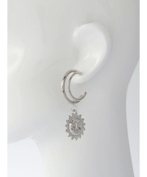 EVRIS（エヴリス）の「SUNNY MOTIF HOOPピアス（ピアス（両耳用）・レディース・シルバー/ゴールド・FREE）」の11枚目の写真