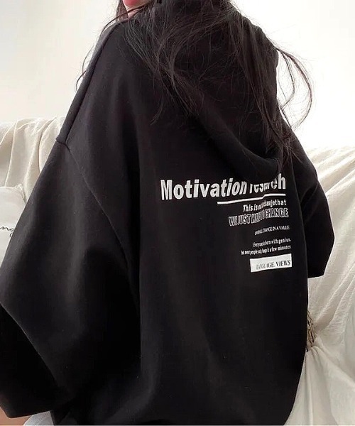 SHEENA(シーナ)の「Motivationロゴプリントオーバーサイズパーカー(パーカー・レディース・グレー/ライトグレー/ブラック・M)」の10枚目の写真