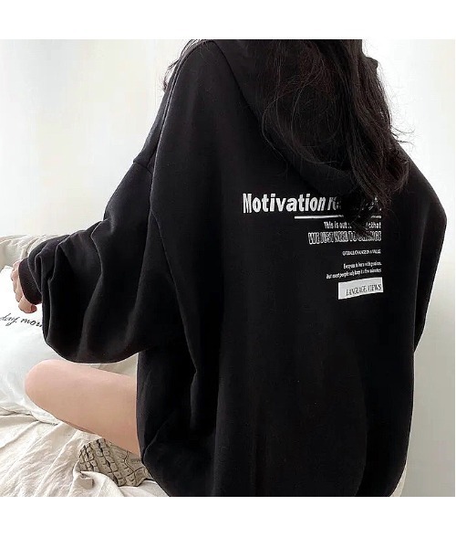 SHEENA(シーナ)の「Motivationロゴプリントオーバーサイズパーカー(パーカー・レディース・グレー/ライトグレー/ブラック・M)」の12枚目の写真