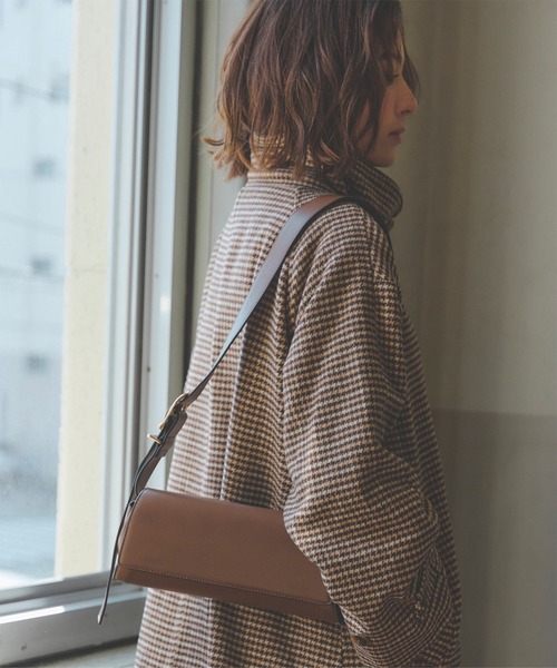 KOBE LETTUCE（コウベレタス）の「筒形ショルダーバッグ（ショルダーバッグ・レディース・ブラック/ブラウン・FREE）」の2枚目の写真