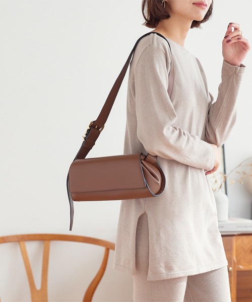 KOBE LETTUCE（コウベレタス）の「筒形ショルダーバッグ（ショルダーバッグ・レディース・ブラック/ブラウン・FREE）」の11枚目の写真