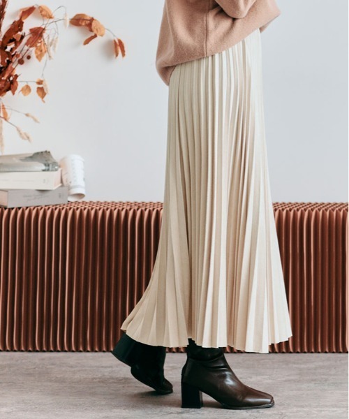 kirakiraShop(キラキラショップ)の「スウェード ロング プリーツ スカート(スカート・レディース・ブラック/ダークブラウン/ブラウン/ピンク/クリーム/キャメル/ベージュ/チャコール・M-L)」の6枚目の写真