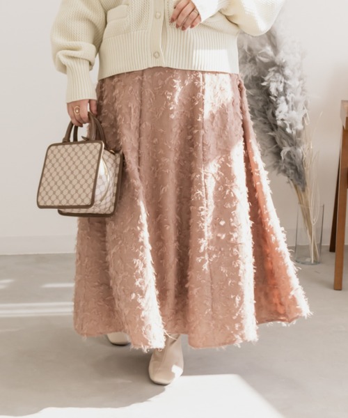 CLETTE(クレット)の「フリンジジャガードスカート(スカート・レディース・ピンクベージュ/アイボリー/ブラック・4L/3L/LL)」の3枚目の写真