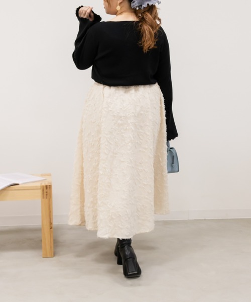 CLETTE(クレット)の「フリンジジャガードスカート(スカート・レディース・ピンクベージュ/アイボリー/ブラック・4L/3L/LL)」の5枚目の写真