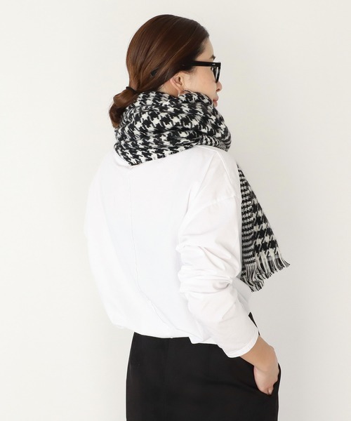 Montaluly（モンタルリー）の「【Montaluly】幾何学模様ストール-HOUNDS TOOTH STALL（ストール/ショール・レディース・ブラック・FREE）」の4枚目の写真