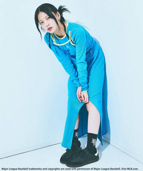 BACK TO THE FIELD（バック トゥー ザ フィールド）の「【MLB】アームカッティングスリットロングワンピース（ワンピース・レディース・ブラック/グレー/ブルー・FREE）」の4枚目の写真