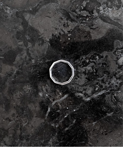 WALK IN CLOSET(ウォークインクローゼット)の「SENTI_FINE RING ANGLE SV(リング・メンズ・シルバー・14号/17号)」の2枚目の写真