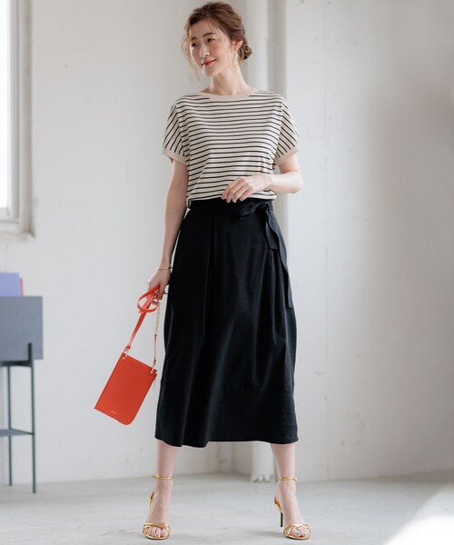 23区（ニジュウサンク）の「【洗える】リネンレーヨンストレッチ タック スカート（スカート・レディース・カーキ系/ベージュ系/ブラック系・30/32/34）」の21枚目の写真
