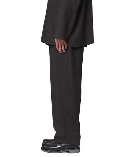 marka（マーカ）の「marka / マーカ：COCOON WIDE EASY PANTS - TUMBLED WOOL TROPICAL -：M24A-08PT01C[COR]（スラックス・メンズ・ブラック・2/1）」の8枚目の写真