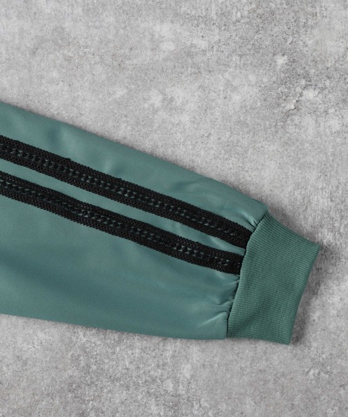 Right-on（ライトオン）の「テープラインスタンドジャージ（その他アウター・メンズ・グリーン/ブルー/ブラック・M/L）」の7枚目の写真