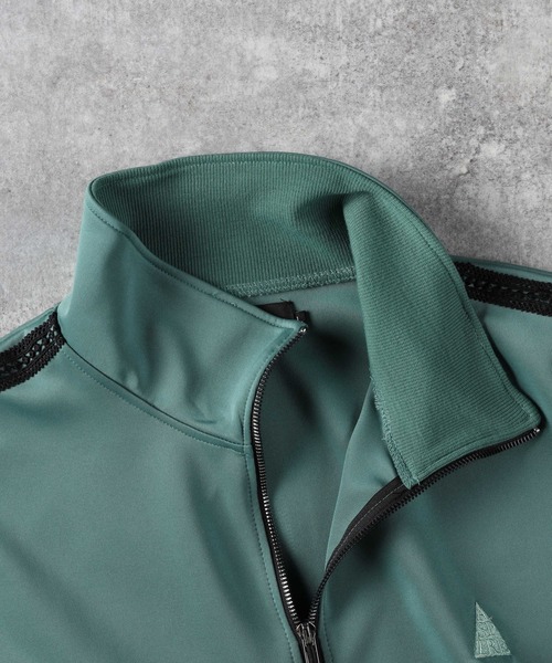 Right-on（ライトオン）の「テープラインスタンドジャージ（その他アウター・メンズ・グリーン/ブルー/ブラック・M/L）」の8枚目の写真