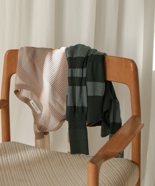 CIEL'AIR（シエルエアー）の「IRREGULAR SHEER TOPS（Tシャツ/カットソー・レディース・ブラック/ベージュ/グリーン・FREE）」の22枚目の写真