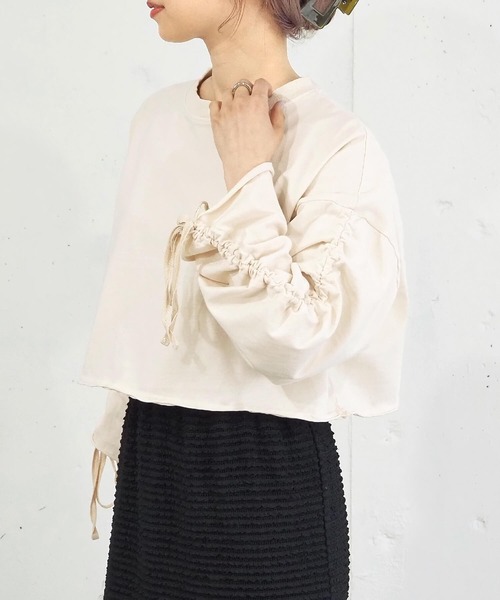 tiptop(ティップトップ)の「袖ドロストショート丈プルオーバー(Tシャツ/カットソー・レディース・チャコールグレー/アイボリー/グリーン/ピンク・FREE)」の9枚目の写真