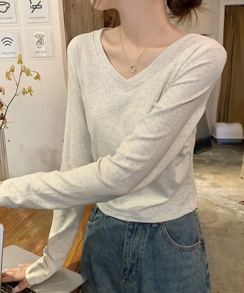 LAFFMO（ラフモ）の「Vネック長袖クロップドカットソー（Tシャツ/カットソー・レディース・ホワイト/ブラック/グレー・M/L）」の6枚目の写真