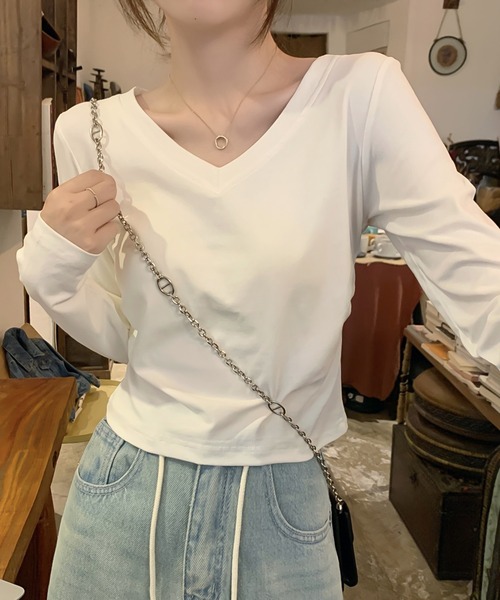 LAFFMO（ラフモ）の「Vネック長袖クロップドカットソー（Tシャツ/カットソー・レディース・ホワイト/ブラック/グレー・M/L）」の10枚目の写真